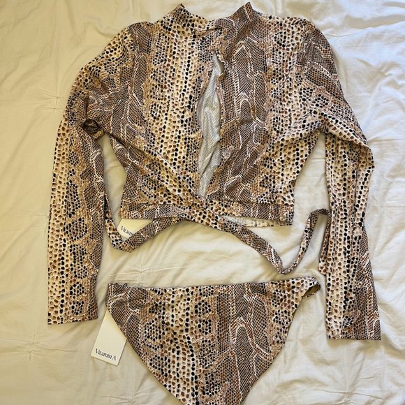 Vitamin A Swimsuit Set - Picture 15 of 15